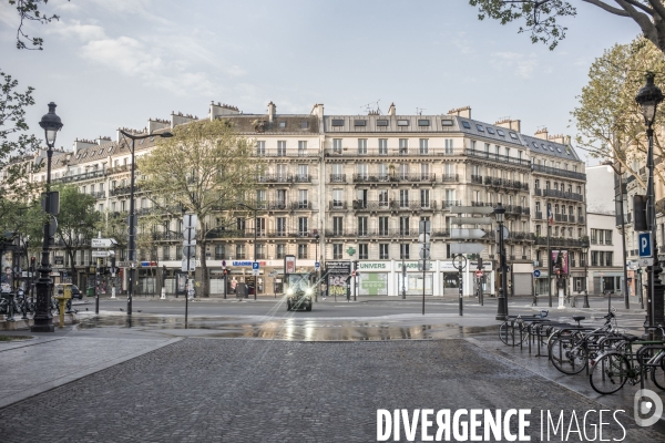 Detail du quotidien parisien vide sous confinement covid19.