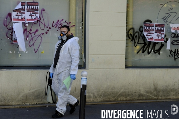 Les Parisiens durant le confinement pendant le Coronavirus Covid -19. ConfinedÊParisians living during the Coronavirus Covid-19.