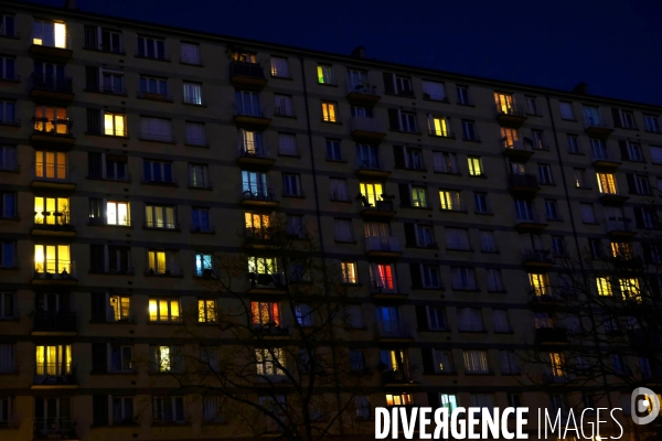 Les Parisiens durant le confinement pendant le Coronavirus Covid -19. ConfinedÊParisians living during the Coronavirus Covid-19.