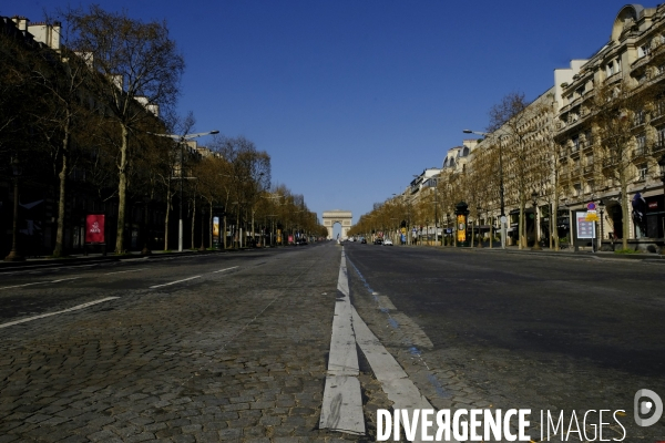 Paris désert pendant la pandémie du coronavirus Covid-19. Deserted Paris during the coronavirus (Covid-19) .