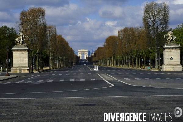 Paris désert pendant la pandémie du coronavirus Covid-19. Deserted Paris during the coronavirus (Covid-19) .