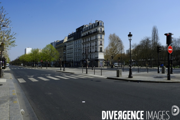 Paris désert pendant la pandémie du coronavirus Covid-19. DesertedÊParis during the coronavirus (Covid-19) .