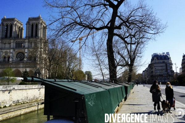 Paris désert pendant la pandémie du coronavirus Covid-19. Deserted Paris during the coronavirus (Covid-19) .