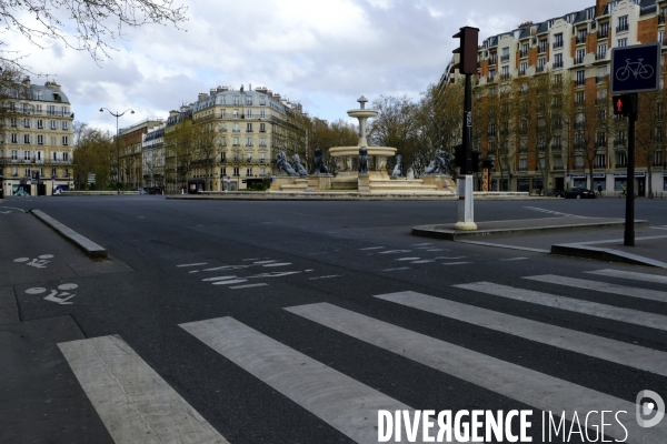 Paris désert pendant la pandémie du coronavirus Covid-19. DesertedÊParis during the coronavirus (Covid-19) .