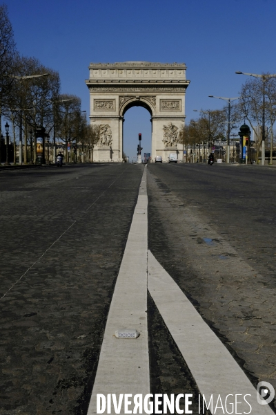 Paris désert pendant la pandémie du coronavirus Covid-19. DesertedÊParis during the coronavirus (Covid-19) .