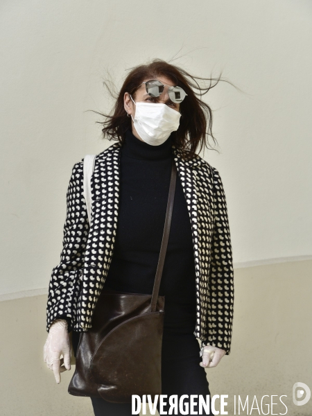 Les parisiens en sortie pendant le confinement Covid-19. The Covid-19 Coronavirus containment.