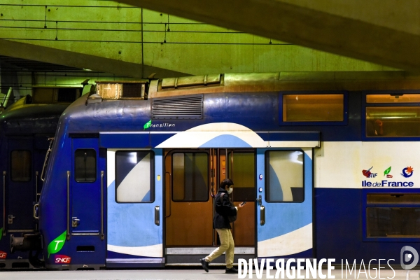 Gare Montparnasse. Confinement. 34ème jour.