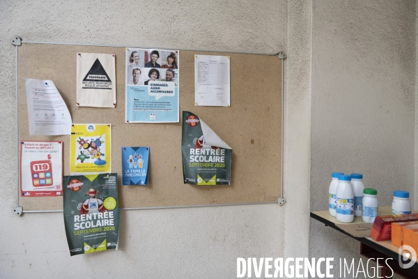 Distribution alimentaire pour les familles en grande précarité Ecole élémentaire Peyssonnel 2 à Marseille