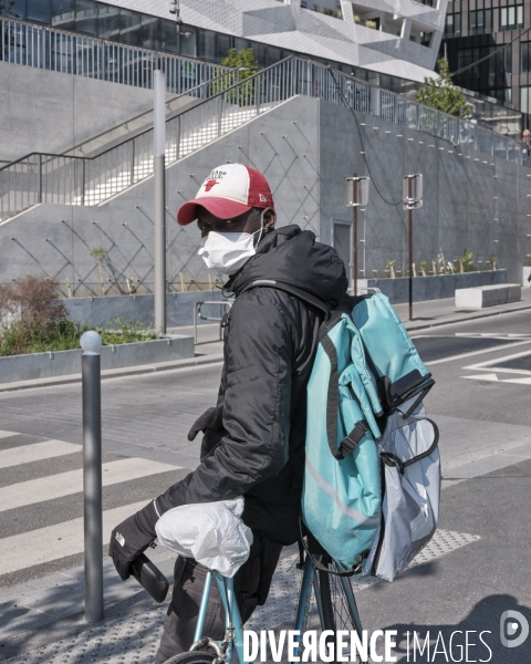 Paris, cinquième semaine de confinemenet dû au coronavirus.