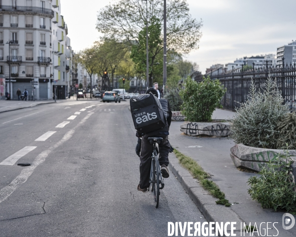 Paris, cinquième semaine de confinemenet dû au coronavirus.