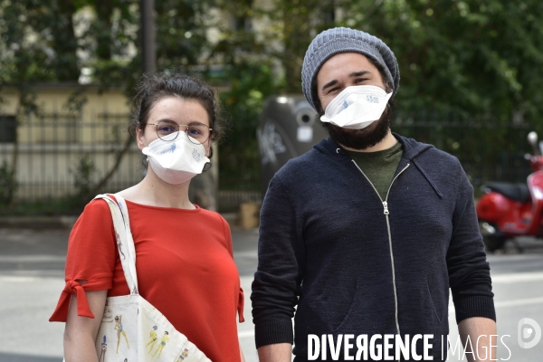 Les parisiens en sortie pendant le confinement Covid-19. The Covid-19 Coronavirus containment.