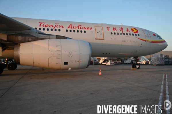 Airbus A330 cargo. Importation de matériel de santé. Tianjin Airlines. Confinement 40ème jour.
