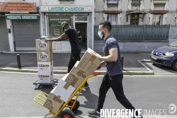 BANLIEUES SANTé distribution de colis alimentaires.