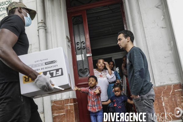 BANLIEUES SANTé distribution de colis alimentaires.