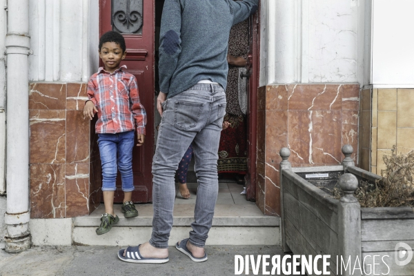 BANLIEUES SANTé distribution de colis alimentaires.