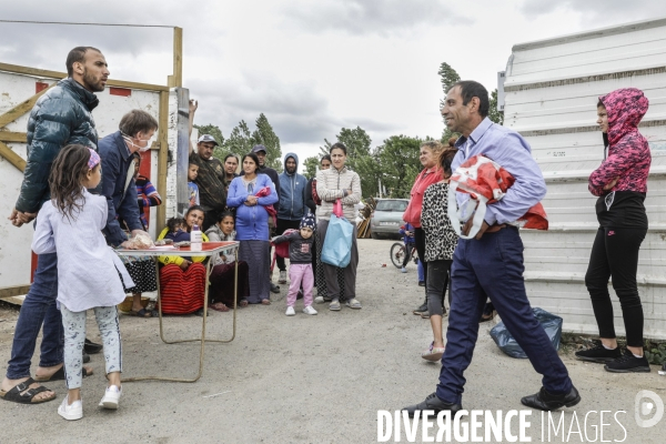 BANLIEUES SANTé distribution de colis alimentaires.