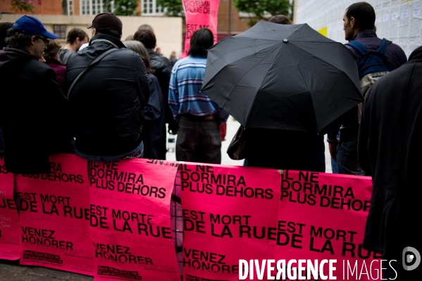 Hommage aux 264 personnes décédées dans la rue ces 6 derniers mois, Paris, 19/06/2012