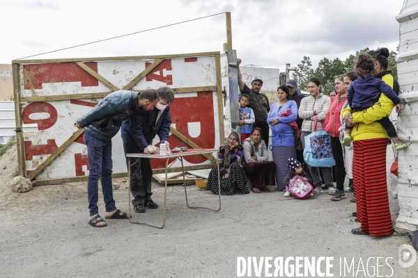 BANLIEUES SANTé distribution de colis alimentaires.