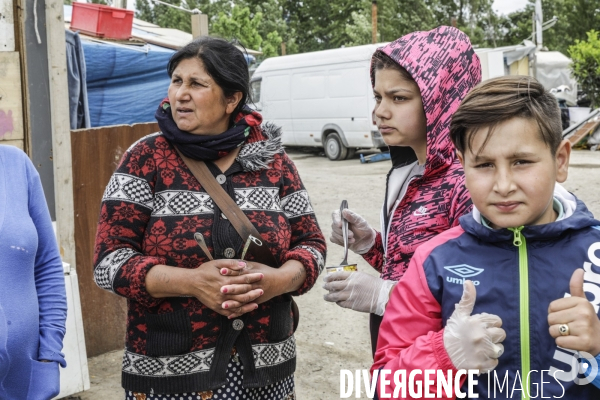 BANLIEUES SANTé distribution de colis alimentaires.