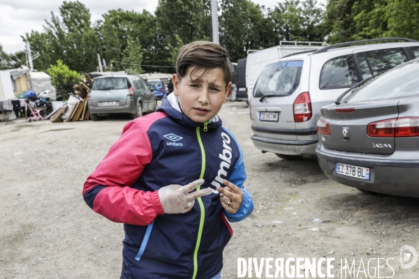 BANLIEUES SANTé distribution de colis alimentaires.