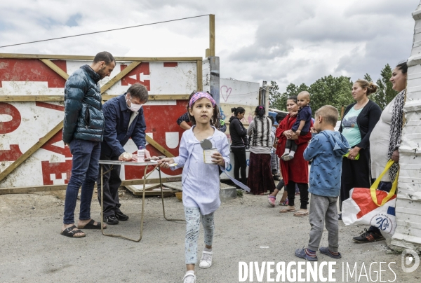 BANLIEUES SANTé distribution de colis alimentaires.