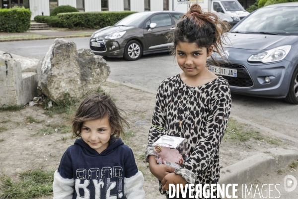 BANLIEUES SANTé distribution de colis alimentaires.