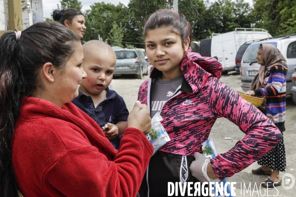 BANLIEUES SANTé distribution de colis alimentaires.