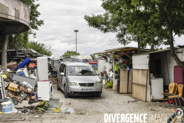 BANLIEUES SANTé distribution de colis alimentaires.