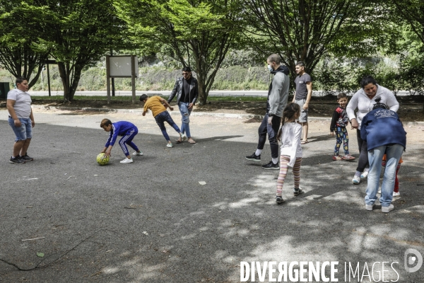 BANLIEUES SANTé distribution de colis alimentaires.