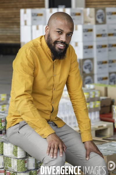 BANLIEUES SANTé distribution de colis alimentaires.