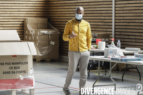 BANLIEUES SANTé distribution de colis alimentaires.