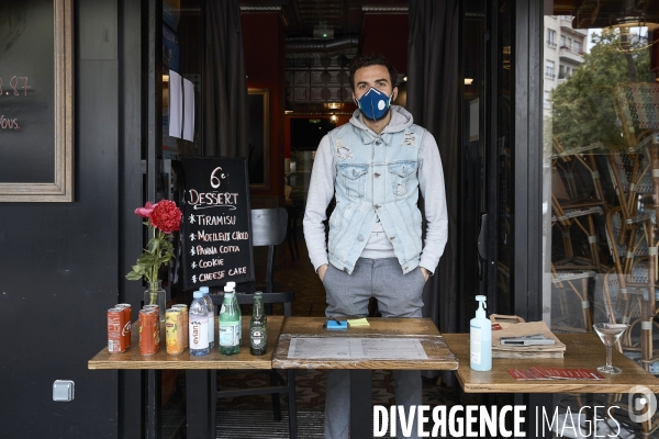Paris , commerces en réouverture discrète en fin de confinement