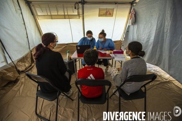 Dépistage du Covid-19 par MSF accompagnée de bénévoles à Malpassé