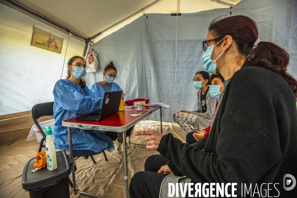 Dépistage du Covid-19 par MSF accompagnée de bénévoles à Malpassé