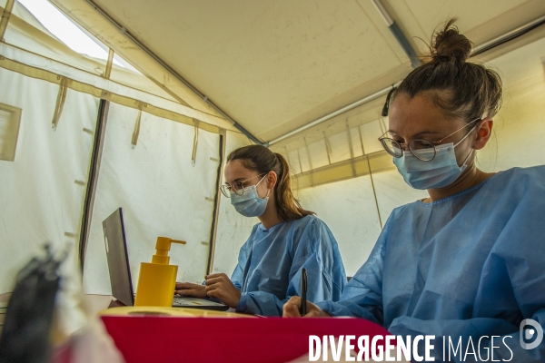 Dépistage du Covid-19 par MSF accompagnée de bénévoles à Malpassé