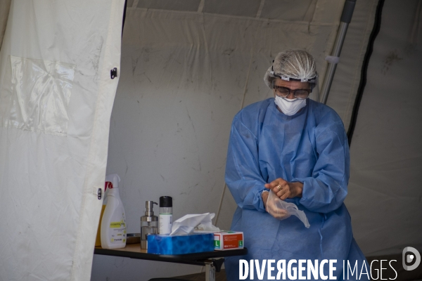 Dépistage du Covid-19 par MSF accompagnée de bénévoles à Malpassé