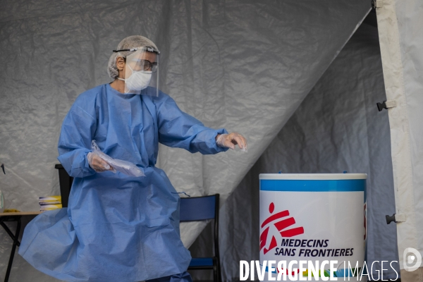 Dépistage du Covid-19 par MSF accompagnée de bénévoles à Malpassé