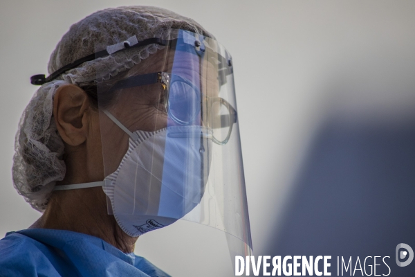 Dépistage du Covid-19 par MSF accompagnée de bénévoles à Malpassé
