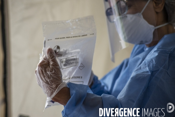 Dépistage du Covid-19 par MSF accompagnée de bénévoles à Malpassé