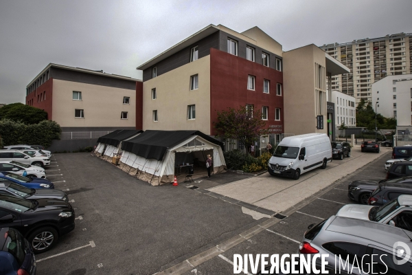 Dépistage du Covid-19 par MSF accompagnée de bénévoles à Malpassé