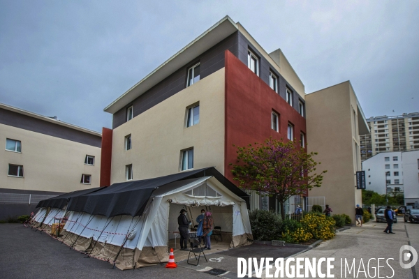 Dépistage du Covid-19 par MSF accompagnée de bénévoles à Malpassé
