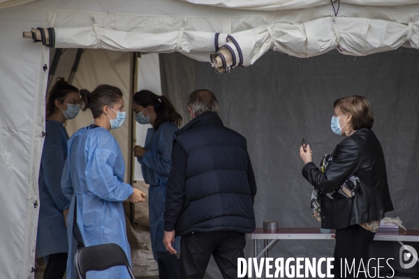 Dépistage du Covid-19 par MSF accompagnée de bénévoles à Malpassé