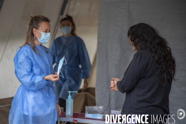 Dépistage du Covid-19 par MSF accompagnée de bénévoles à Malpassé
