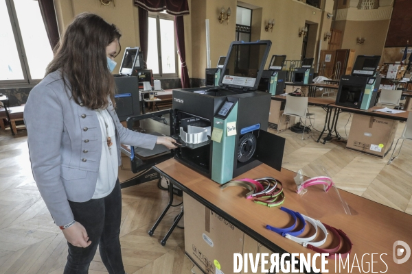 Fabmask dans la salle des fetes de la mairie du xv