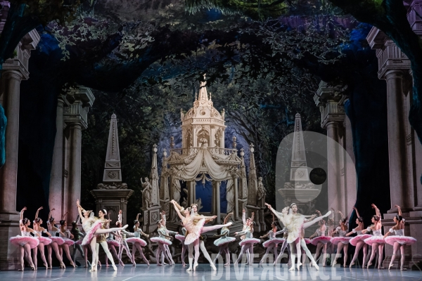 Le Songe d une nuit d été / George Balanchine /  William Shakespeare / Christian Lacroix