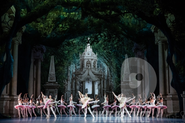 Le Songe d une nuit d été / George Balanchine /  William Shakespeare / Christian Lacroix