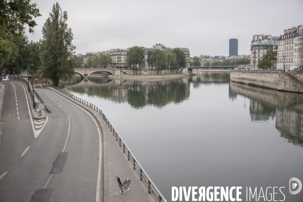 Paris vide, 48eme jour de confinement contre le covid 19.