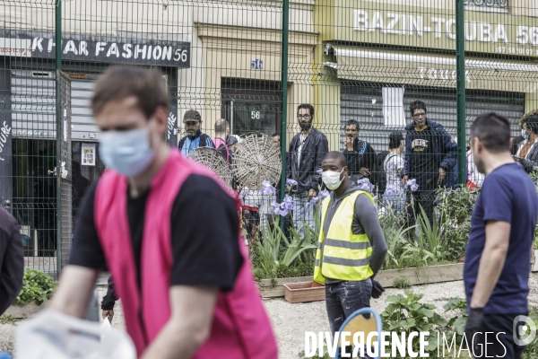 Distribution alimentaire quartier Goutte-d Or à PARIS