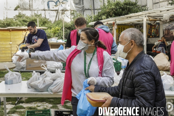 Distribution alimentaire quartier Goutte-d Or à PARIS