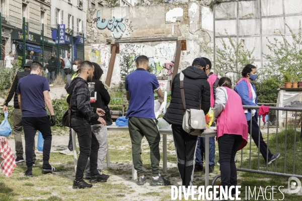 Distribution alimentaire quartier Goutte-d Or à PARIS